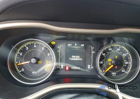 2015 Jeep Cherokee Latitude z USA, uszkodzony, nr VIN 1C4PJMCS6FW594812